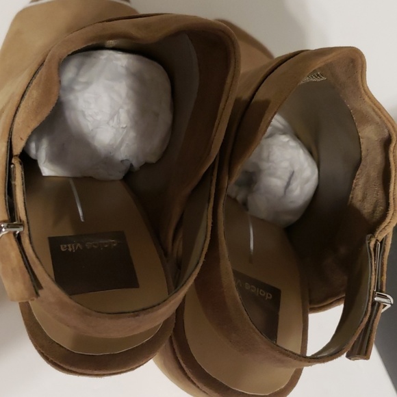 DOLCE VITA OPEN TOE WEDGES SIZE 10
NOT AVAILABLE DONATED - Picture 5 of 8